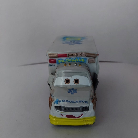 Dr Damage Rambulance Cars 3 1:55 Scale Diecast Car Mattel Disney Pixar Ambulance - Picture 2 of 7